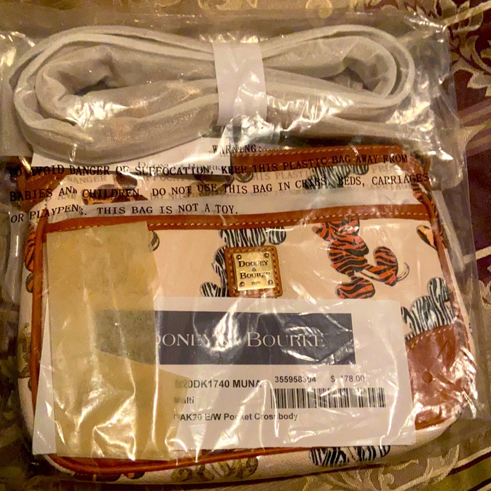 Disney dooney and bourke crossbody